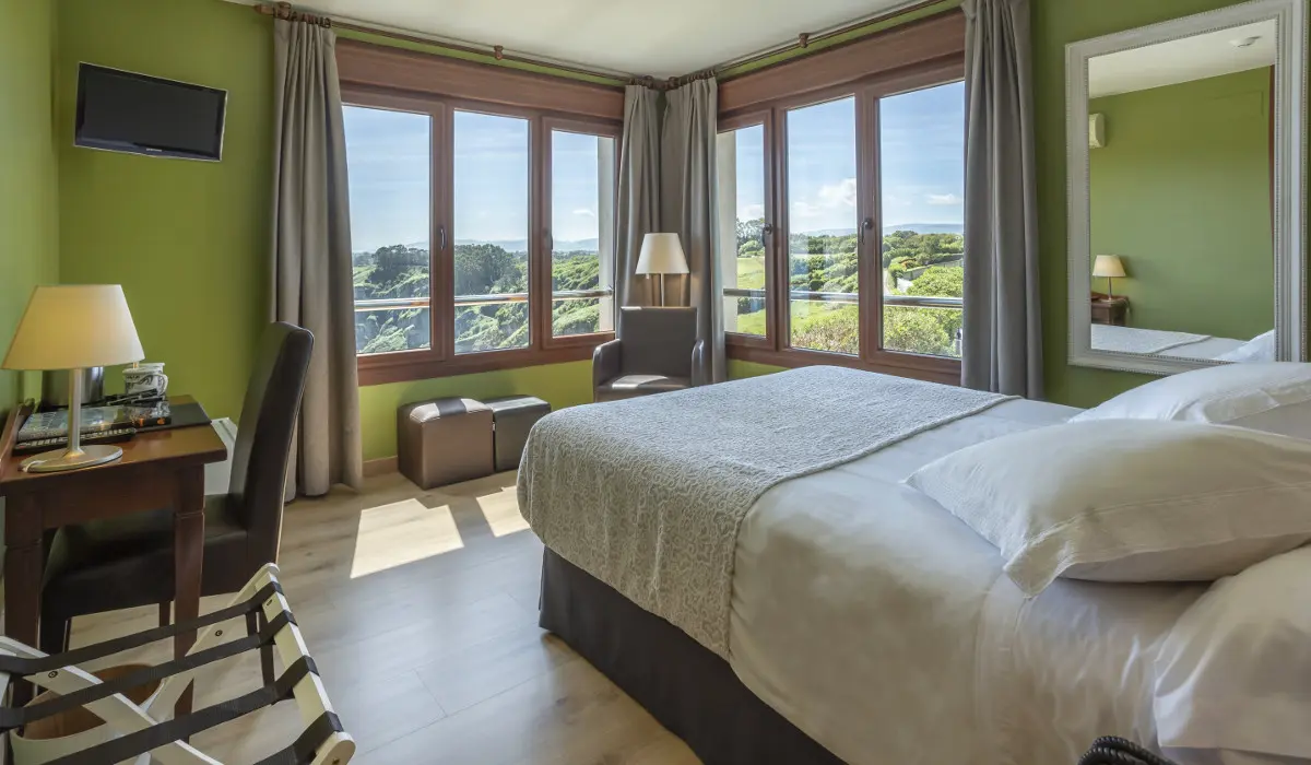 Habitaciones con Vistas al Mar Hotel La Colina Gijón